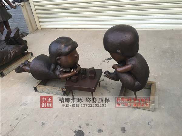 現(xiàn)代人物雕塑圖片