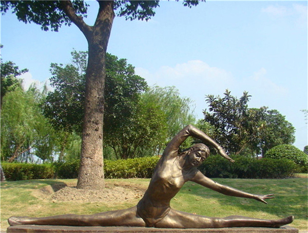 鑄銅運(yùn)動(dòng)雕塑.jpg 鑄銅運(yùn)動(dòng)雕塑.jpg