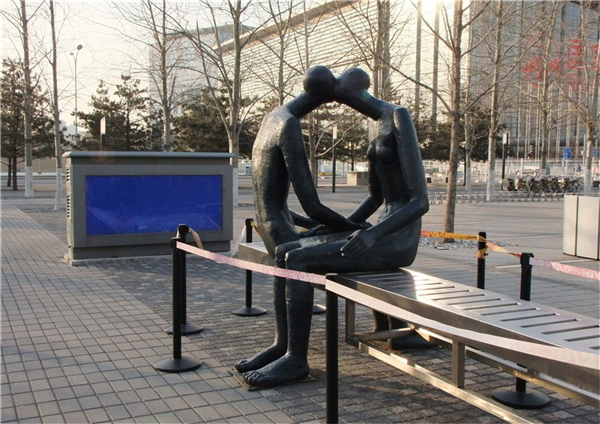 抽象愛(ài)情雕塑.jpg 抽象愛(ài)情雕塑.jpg