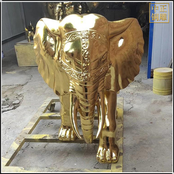 彩繪貼金銅大象