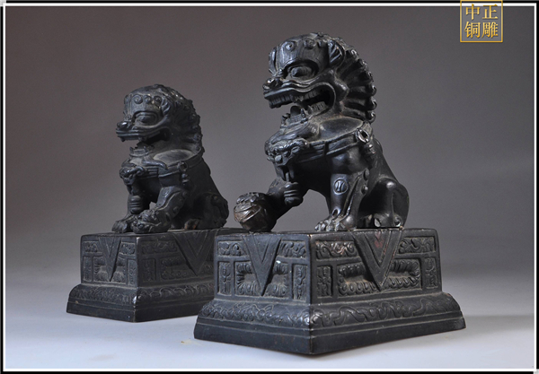 門前擺放銅獅子擺件