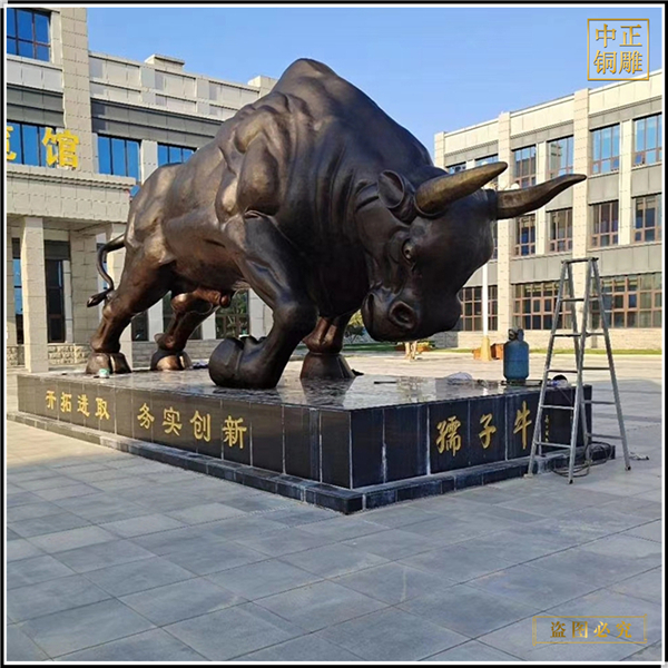 10米廣場(chǎng)銅牛雕塑報(bào)價(jià)