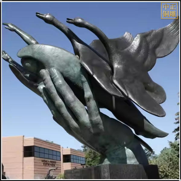大型飛行群野鵝銅像在手.jpg 大型飛行群野鵝銅像在手.jpg