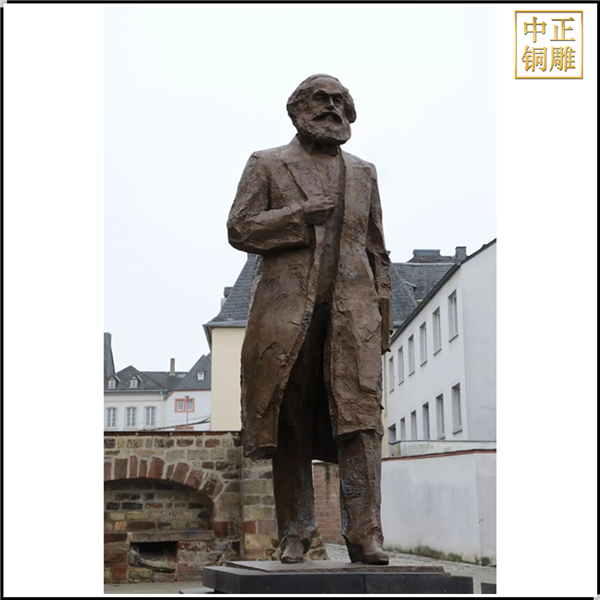 校園文化馬克斯雕塑.jpg 校園文化馬克斯雕塑.jpg